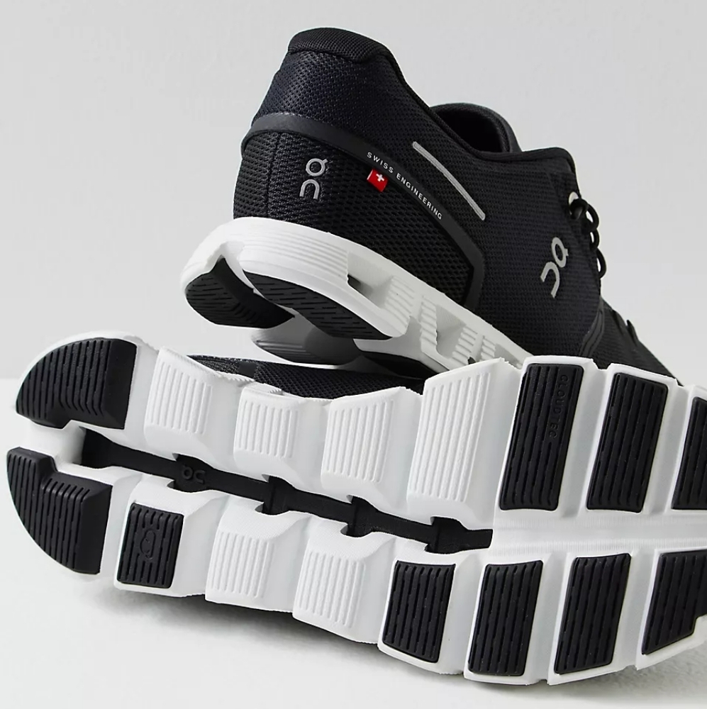 On Running Cloud 5 Women's Sneakers Black/White Size 9 LIKE NEW - Picture 4 of 15